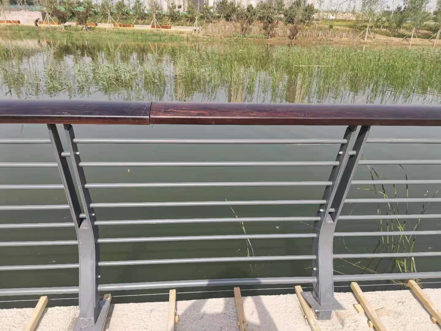 广州市桥梁防撞护栏河道护栏 - 哪里好